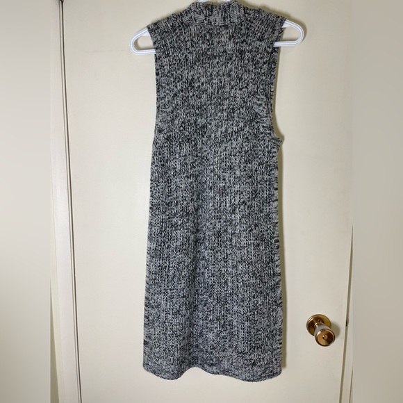 Long Grey Vest / Suzy Shier - Picture 2 of 4